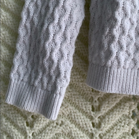 Adorable white knit coverup - Picture 3 of 4